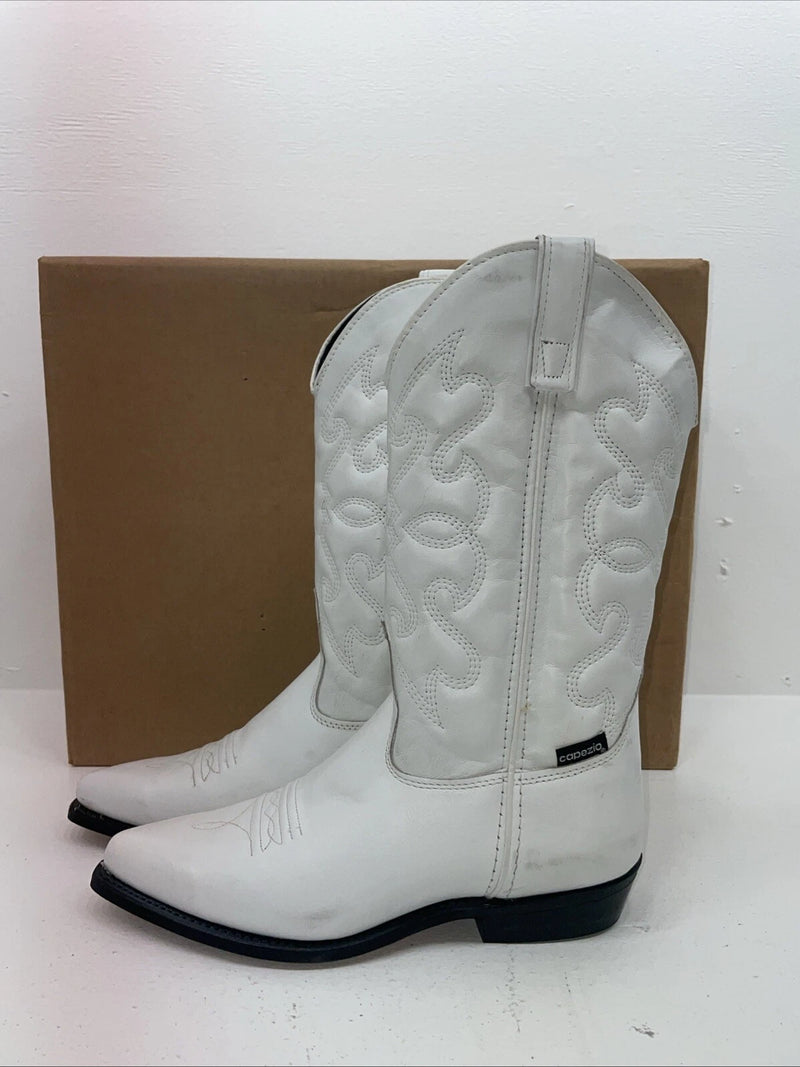 New Women’s White Capezio Cowboy Boots. L 357 8 M. 16-12