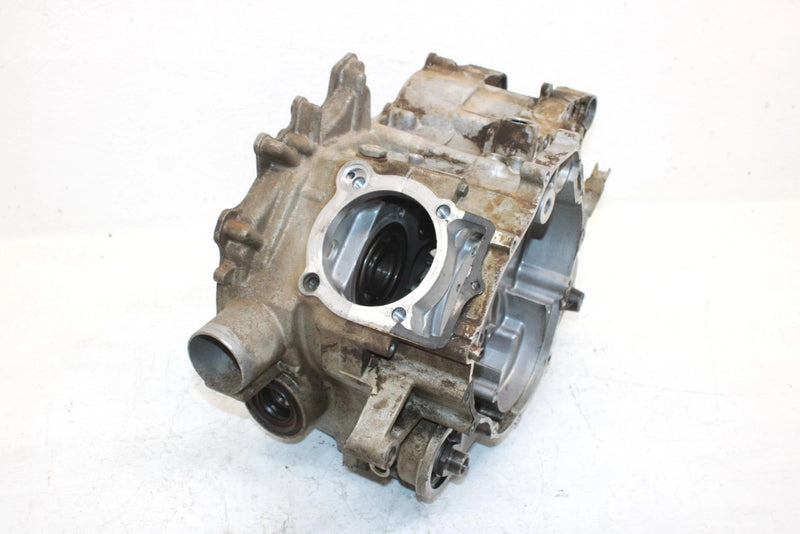 2004 Yamaha  Bruin 350 Oem Crankcase 5UH-15100-00-00 5UH-15100-09-00 AY24