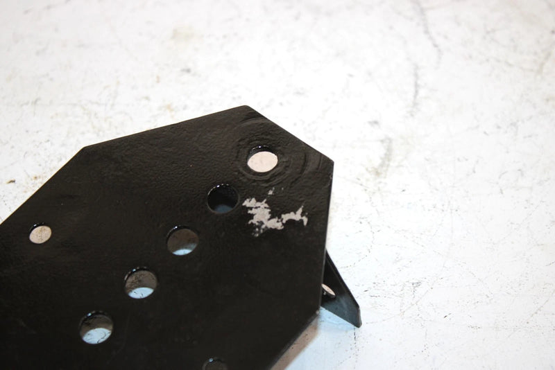 89 Polaris 500 Oem Right Suspenstion Bracket 1011667 1011750-067 SP133p