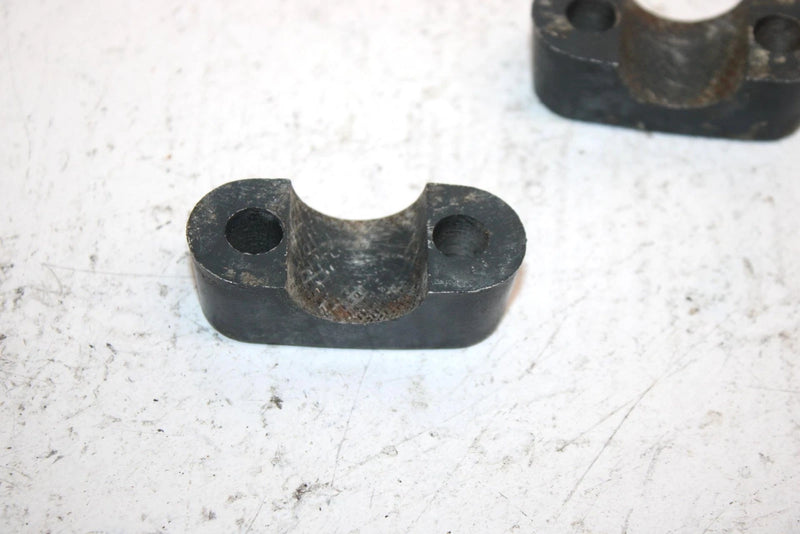 1992 Yamaha Waverunner Oem Lower Handlebar Clamp Pair EU0-23814-30-00 JY10