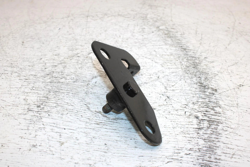 97 Yamaha Venture Oem Front Lower Right Mount W/Dampner 87F-21418-00-00 SY15