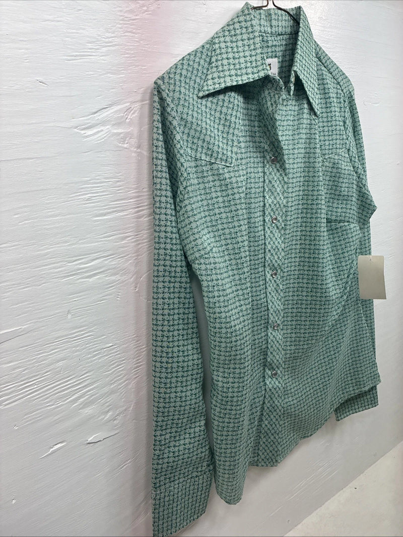 New Women’s Dickson Jenkins Green design Long Sleeve Pearl Snap Small DD-44