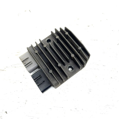 09-14 Yamaha Grizzly 550 YFM550 4x4 OEM Voltage Regulator 1D7-81960-01-00 AY65