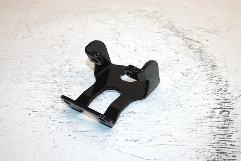 1994 Yamaha Vmax 600 Oem Front Upper Left Mount W/Bushing 82M-21415-00-00 SY25