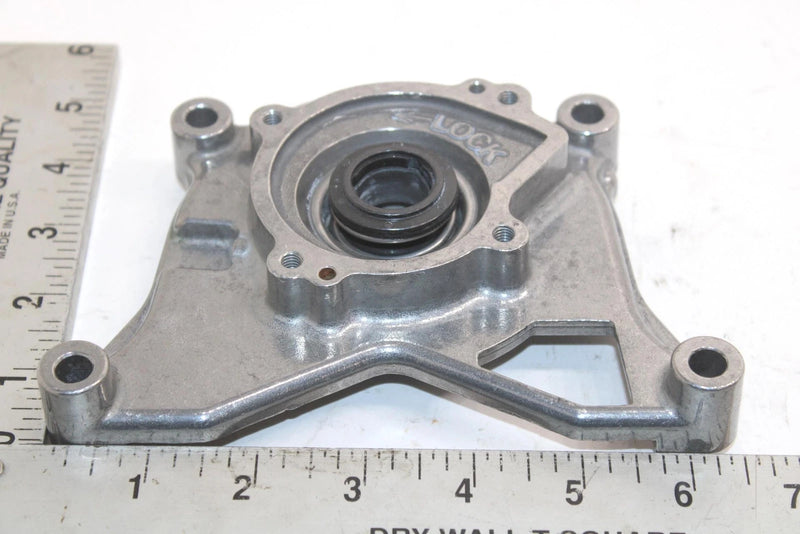 Yamaha Oem Engine Water Coolant Pump Housing 82M-W2421-00-00 Q1704