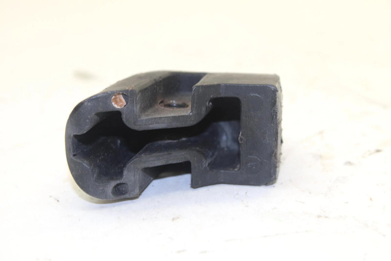 2000 Polaris Indy 500 Oem Skid Rail End Cap 5433005 Q572