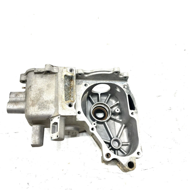 00-02 Polaris Magnum 325 4X4 OEM Main Transmission Case 3233765 AP241