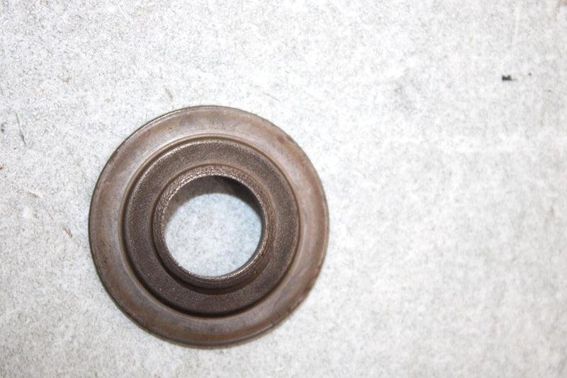 05 Yamaha  Bruin  4wd Hunter  Oem Valve Spring Seat 3Y1-12116-00-00 AY38