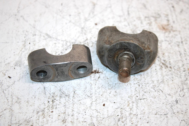 2004 Honda Fourtrax Rincon Oem Handlebar Mount 53130-HB3-770 AH2