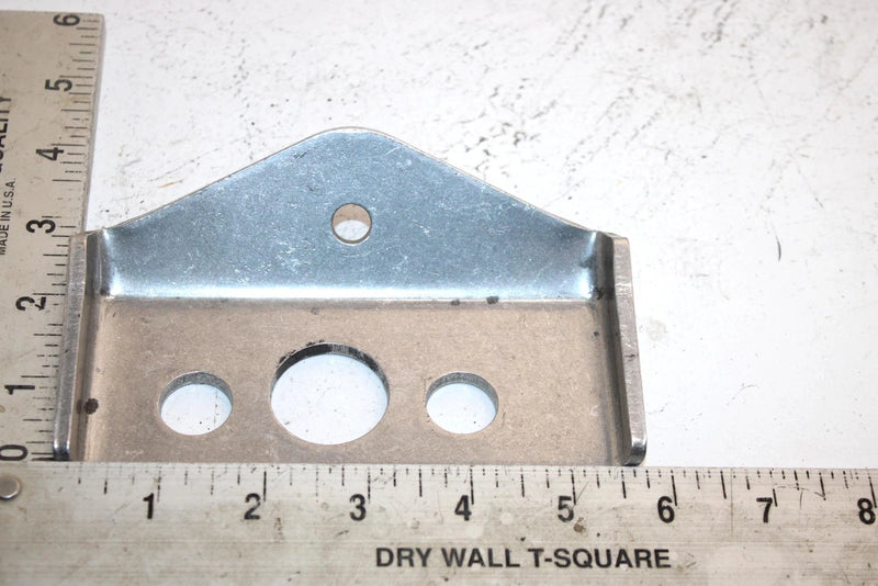 90 Yamaha Exciter Oem Front Lower Bracket 1 82M-21417-00-00 Q5184