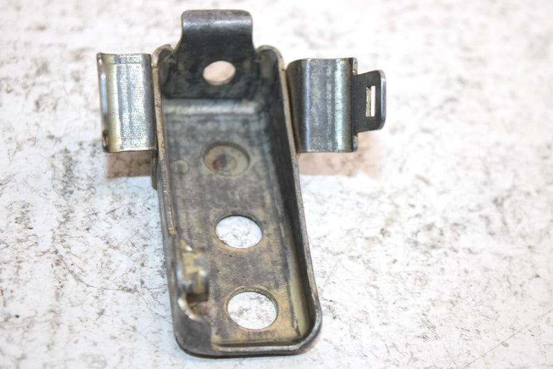 1987 Honda Fourtrax 350 A Oem Right Air Duct Bracket 17214-HA7-670 AH39