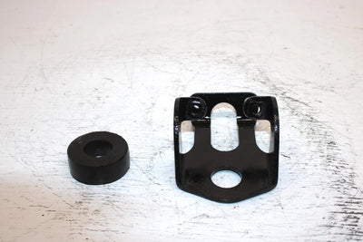 1994 Yamaha Vmax 600 Oem Front Upper Left Mount W/Bushing 82M-21415-00-00 SY25