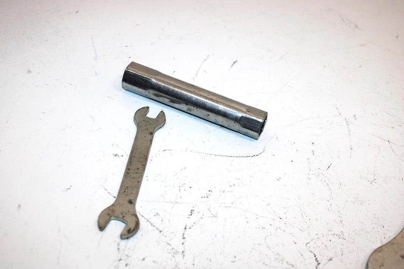07 Yamaha Venture Oem Tool Kit 8ES-28100-00-00 SY23