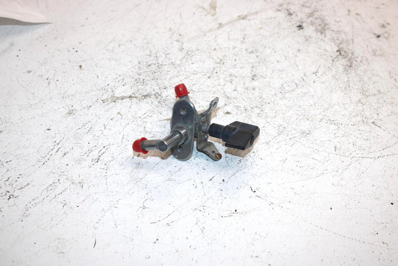90 Yamaha Exciter Oem Petcock 86M-24500-00-00 SY3