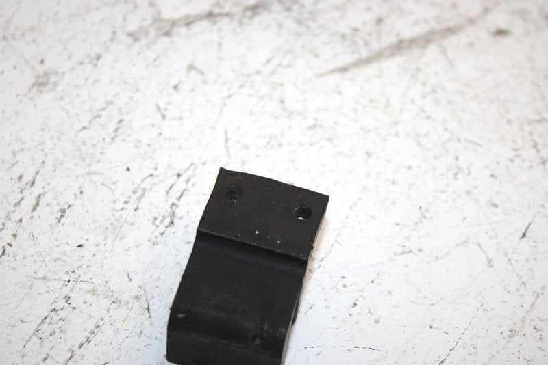 90 Yamaha Exciter Oem Hood Stopper 8V0-77188-00-00 Q4109