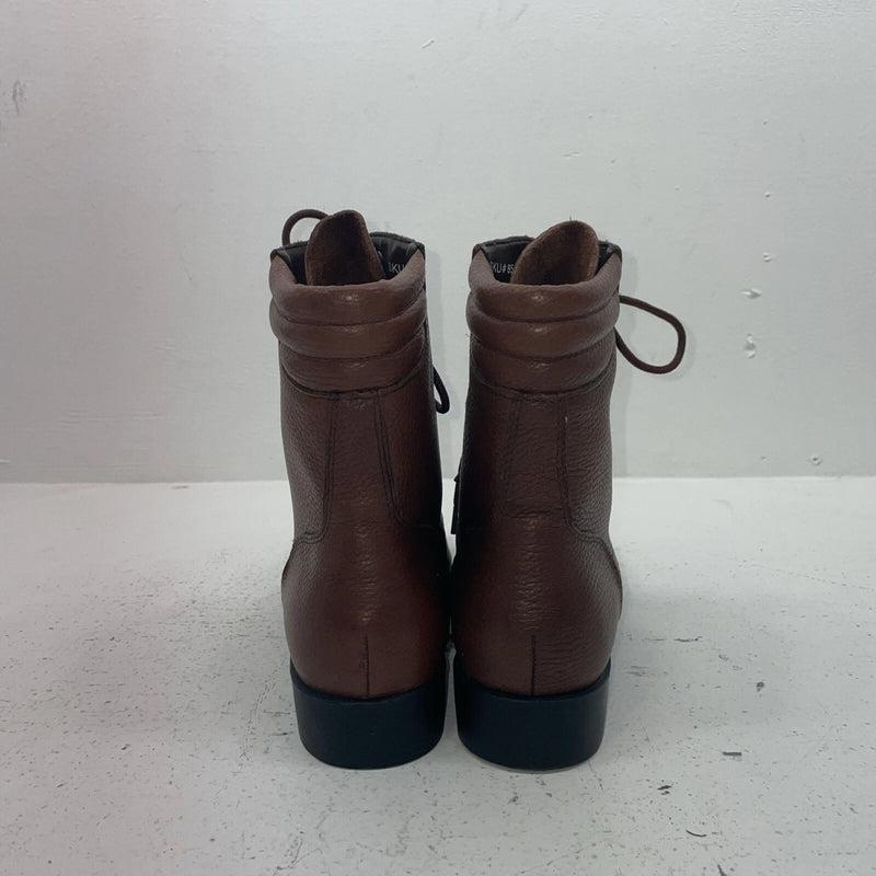 New Women’s Brown Lace Up Acme Cowboy Boots. 00852 10 M. 17-124