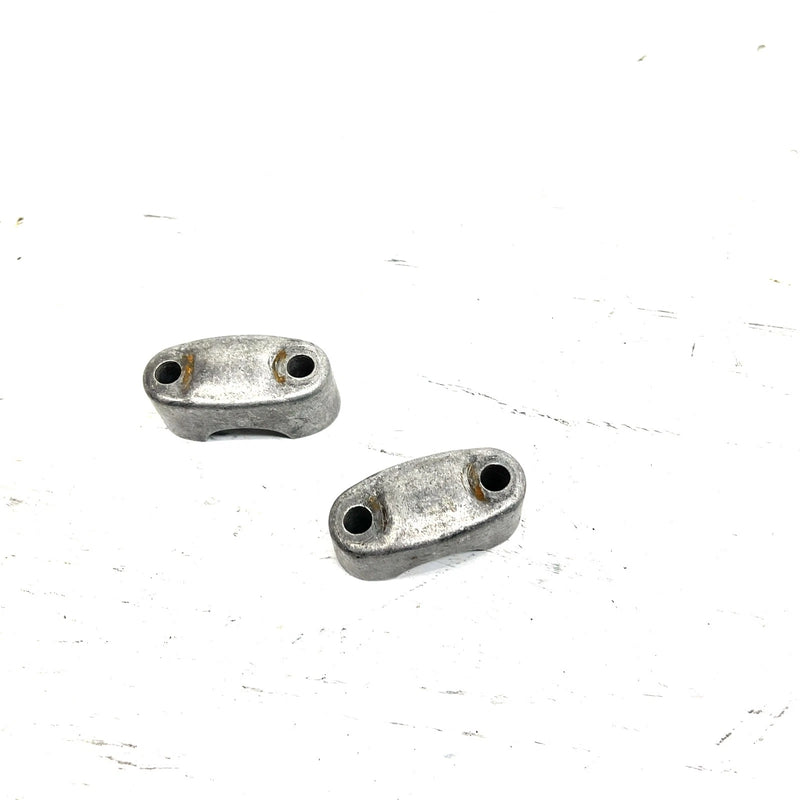 80-82 Yamaha Tri Moto 125 OEM Upper Handlebar Mount Pair 422-23441-00-98 AY62