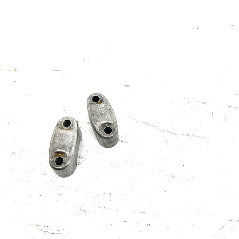 80-82 Yamaha Tri Moto 125 OEM Upper Handlebar Mount Pair 422-23441-00-98 AY62