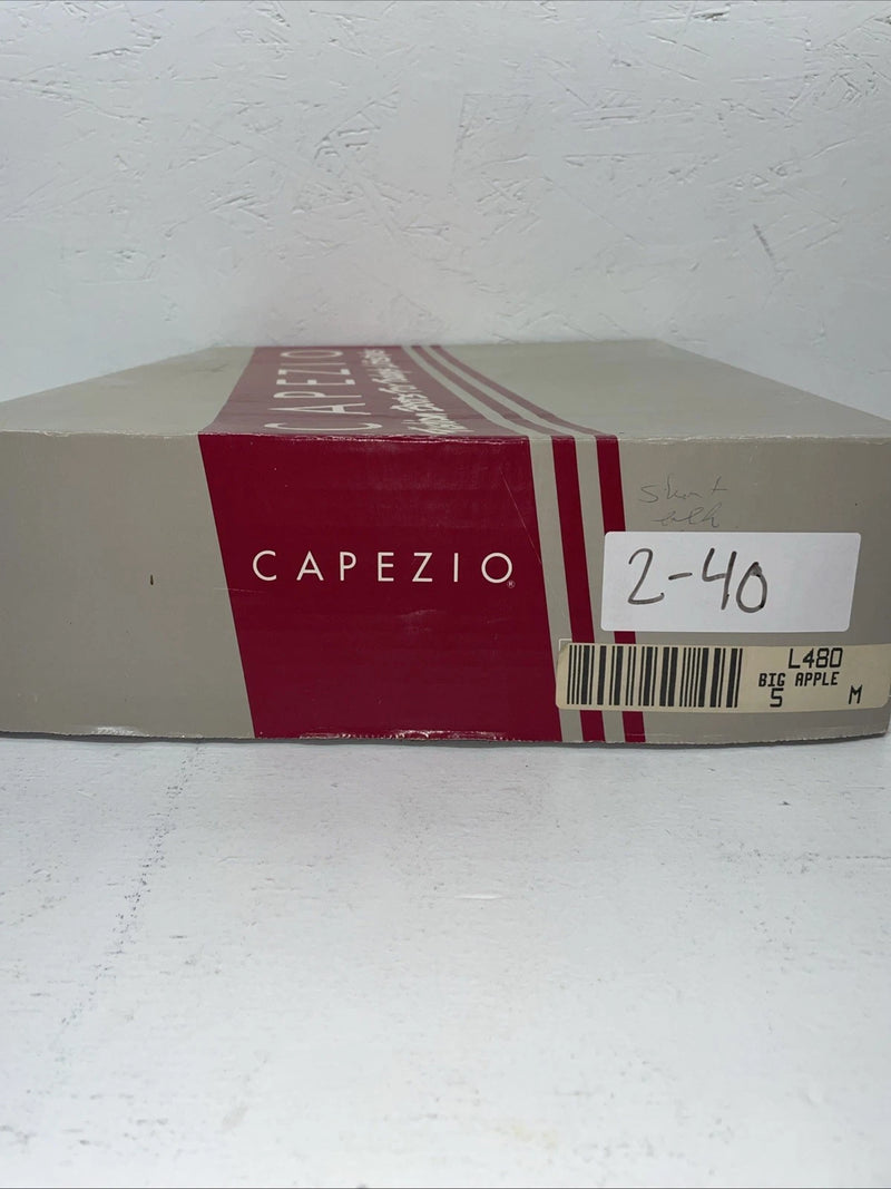 New Women’s Black Capezio Cowboy Boots. L 480 5 M. 2-40