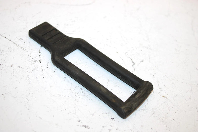 07 Yamaha Venture Oem Latch 8FA-2389E-00-00 SY23