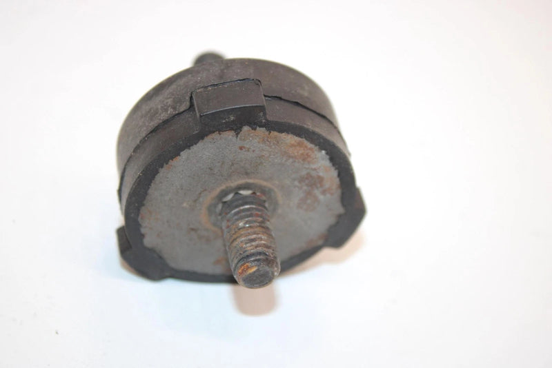 11 Polaris 550 Iq Shift Oem Rubber Isolator 3021717 SP88