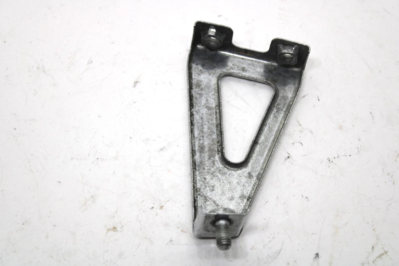 2007 Yamaha Attak Gt Oem Oil Tank Mount Bracket 8ES-2193E-00-00 SY135