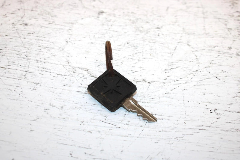 1998 Polaris 500 Oem Ignition Key Switch 2200357 SP39