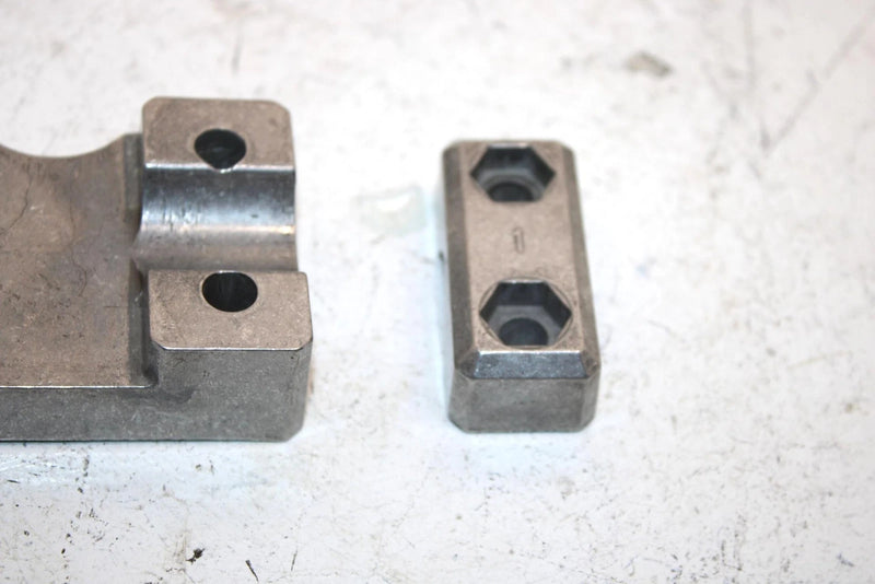 03 Arctic Cat Mountain Cat 900 Oem Handlebar Mount Set 0605-506 0605-507 SA247