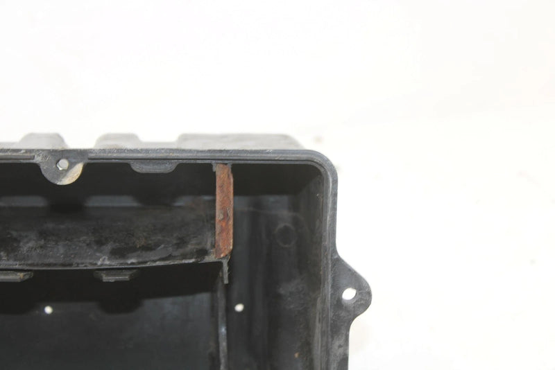 1988 Yamaha Srv Oem Lower Air Box Half 8K4-14441-01-00 SY62