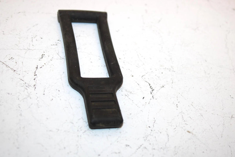 07 Yamaha Venture Oem Latch 8FA-2389E-00-00 SY23