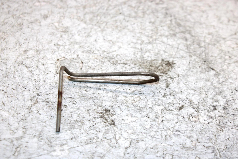 2006 John Deere  Buck 650 Oem Latch Base Spring 705000259 AJ0