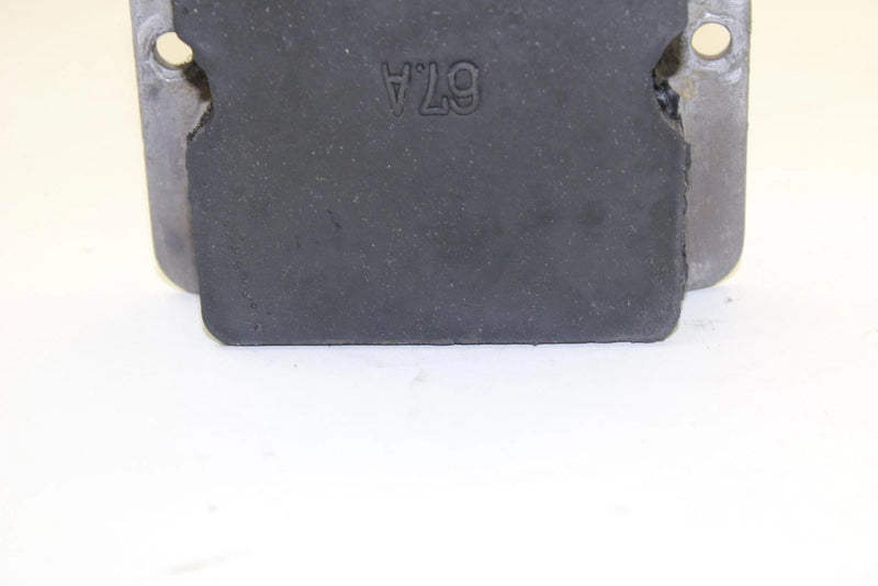 2001 Yamaha Waverunner Xl800 Oem Upper Mount Stopper 67A-44532-00-94 JY6