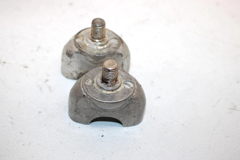 84 Honda Atc200s A Oem Lower Handlebar Mount Pair 53130-HA7-670 AH0