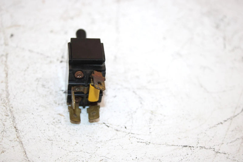 97 Arctic Cat Jag 440 Deluxe Oem Toggle Switch 0609-187 Q1938