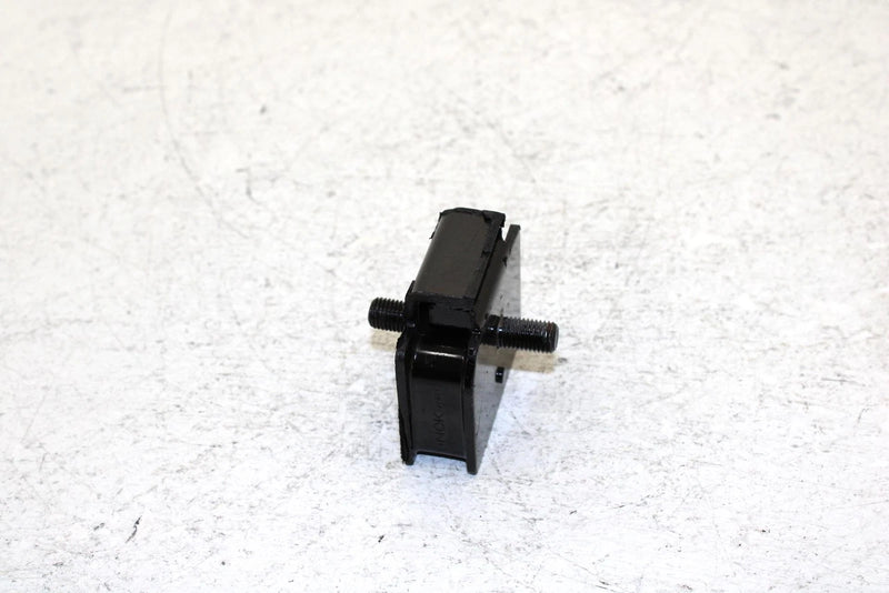 1999 Yamaha Vmax 600 Sx Oem Engine Motor Mount Bracket Pair 8CH-21486-10-00 SY5
