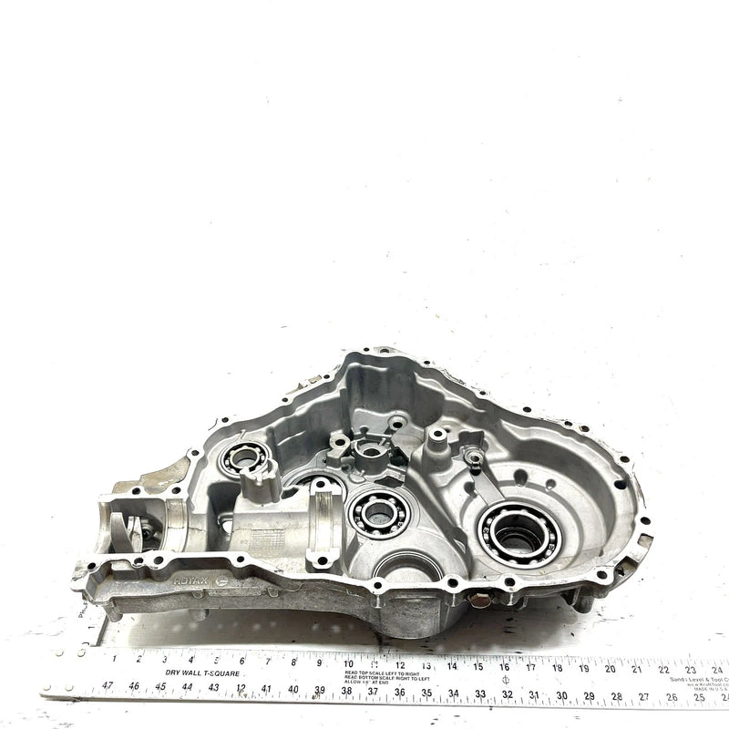 21-22 Can-Am Defender HD10 OEM Gearcase Half 420686804 XB0.1