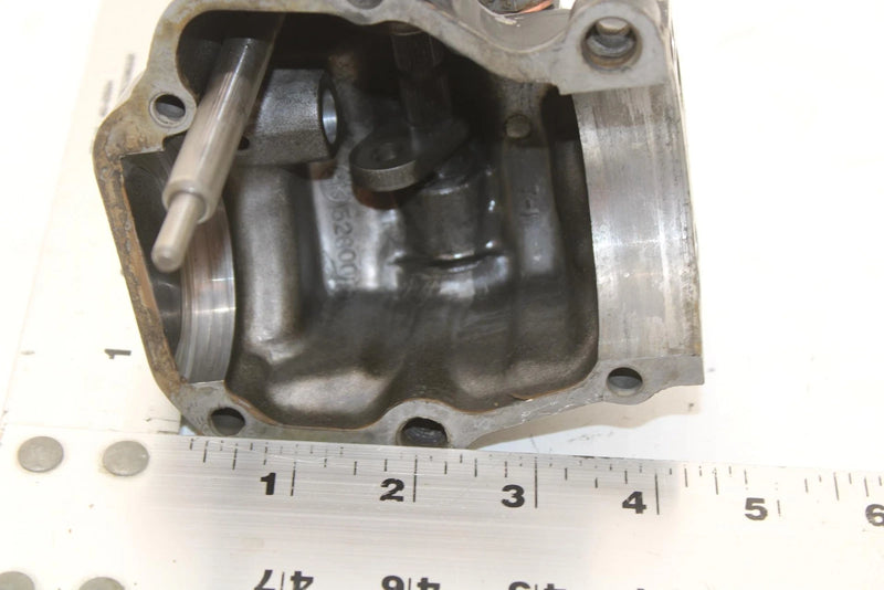 1985 Yamaha  Moto 4 Oem Crankcase Middle Gear Cover 52G-15100-00-00 AY40