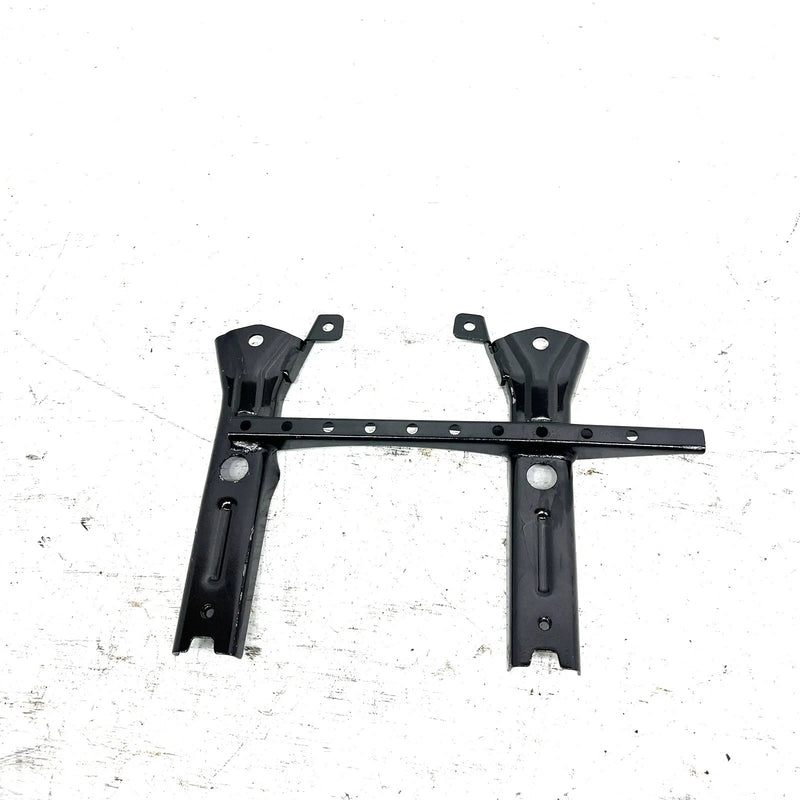 12 Yamaha Grizzly 550 YFM550 4x4 OEM Left Footrest Support 1HP-F7452-00-00 AY65