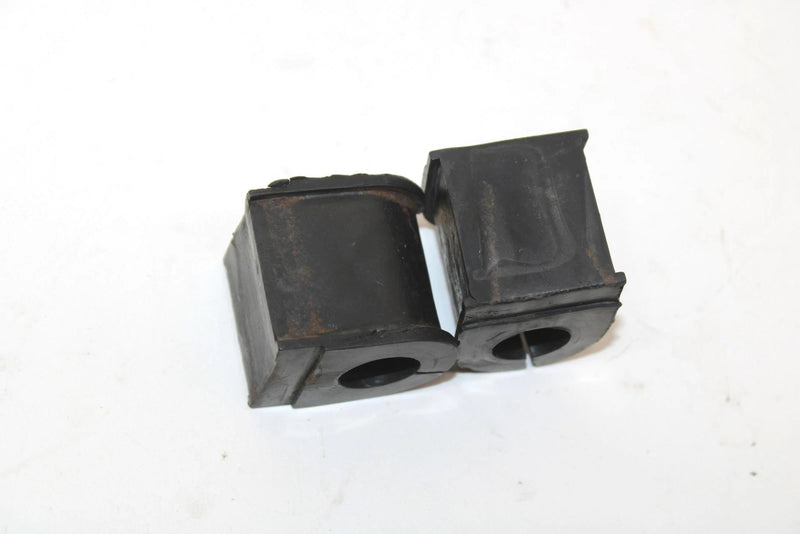 1988 Yamaha Srv Oem Front Sway Bar Bracket Pair 8L9-2386G-10-00 SY62
