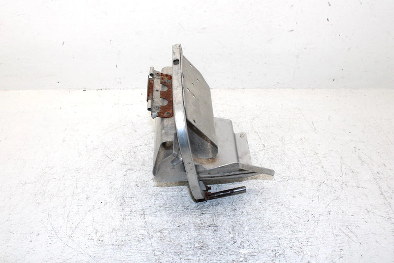 1996 Yamaha Vmax 600 Oem Left Footwell 8AB-21926-00-00 SY29