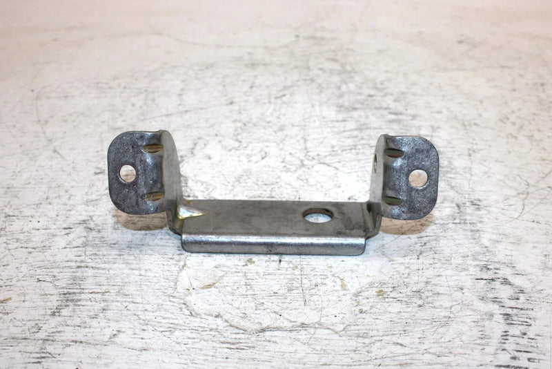 97 Yamaha Vmax 700 Triple Oem Rear Upper Right Engine Mount 8CH-21425-00-00 SY10