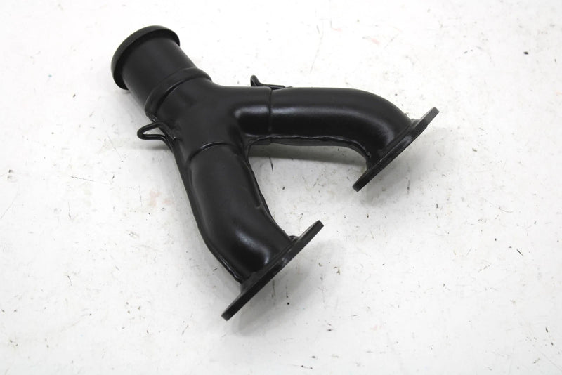 1987 Yamaha Srv Oem Exhaust Manifold  8K4-14610-00-00 SY131