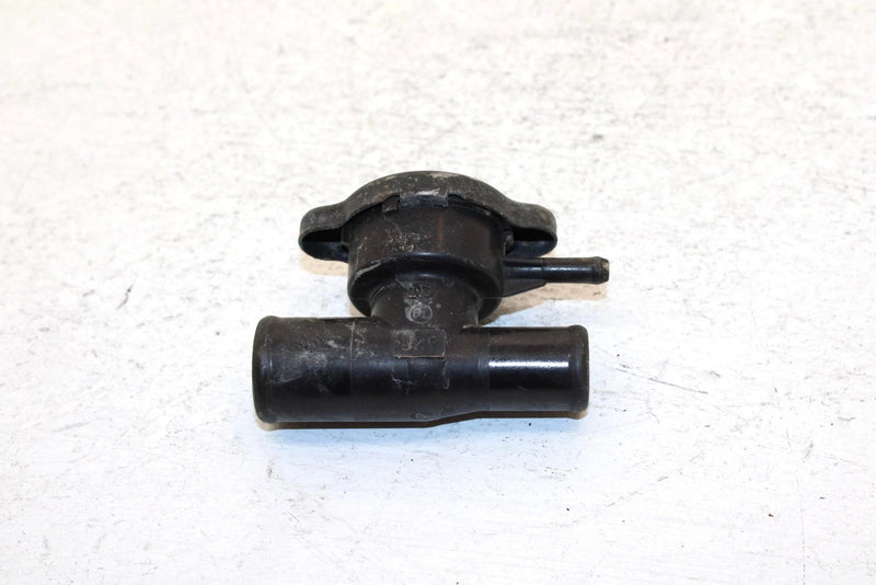 1999 Yamaha Vmax 600 Sx Oem Filler Neck W/Cap 8CR-12591-00-00 SY5
