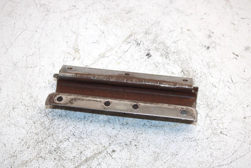 81 Yamaha Enticer 250 Et250e Oem Hood Hinge 8F3-77140-00-00 SY6
