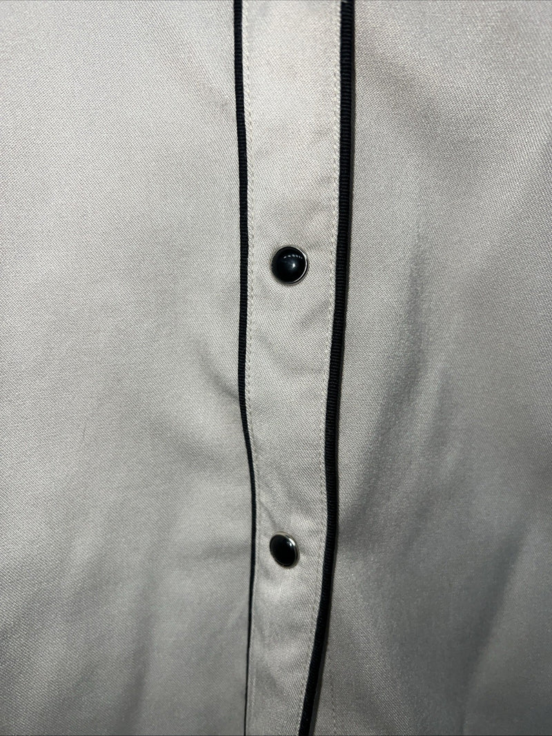 New Men’s Tan White House Pearl Snap Long Sleeve Shirt. Medium I-25