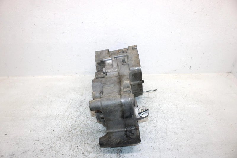 1998 Suzuki Quadrunner 250 Oem Crankcase 11301-20816 AS13