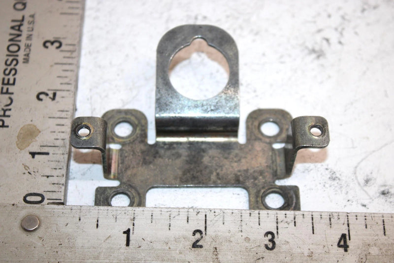 04 Polaris Predator Oem Handlebar Cover Bracket 5246383 AP62
