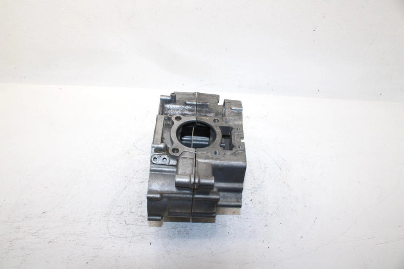 1992 Kawasaki Bayou 220 Oem Crankcase 14001-5323 AK36