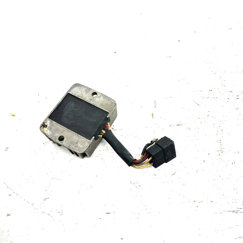 93-95 Yamaha Kodiak 400 YFM400FW 4x4 OEM Voltage Regulator 4GB-81960-00-00 AY61