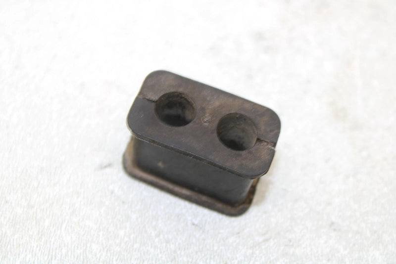 2003 Suzuki Lt-f400f Oem Oil Cooler Line Grommet 16468-38F01 AS23